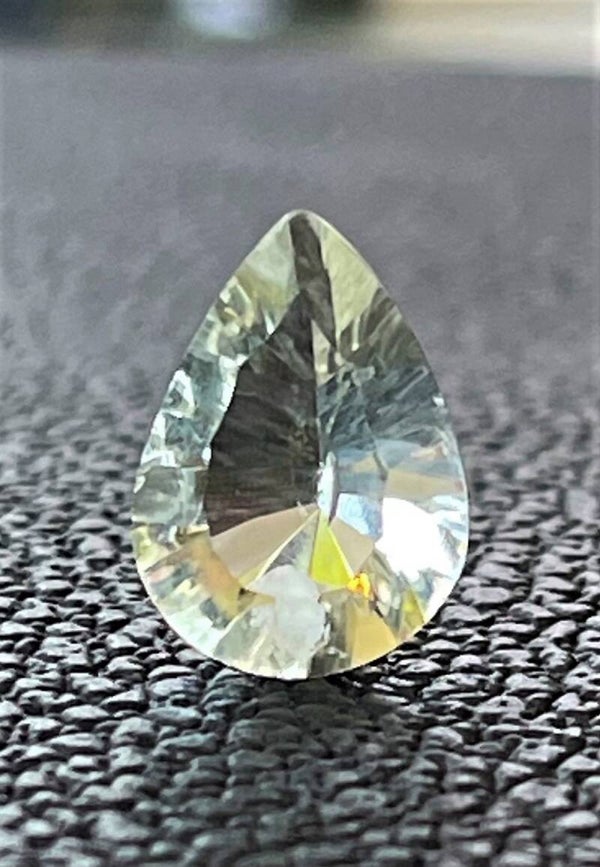 Groene Amethist edelsteen facet geslepen druppel, medium