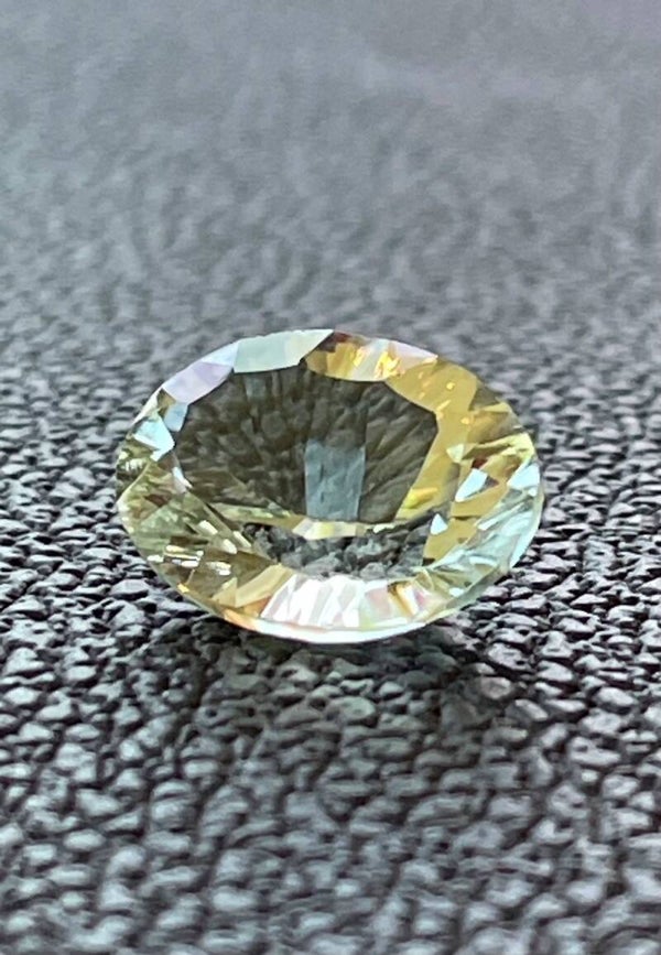 Groene Amethist edelsteen facet geslepen ovaal, medium