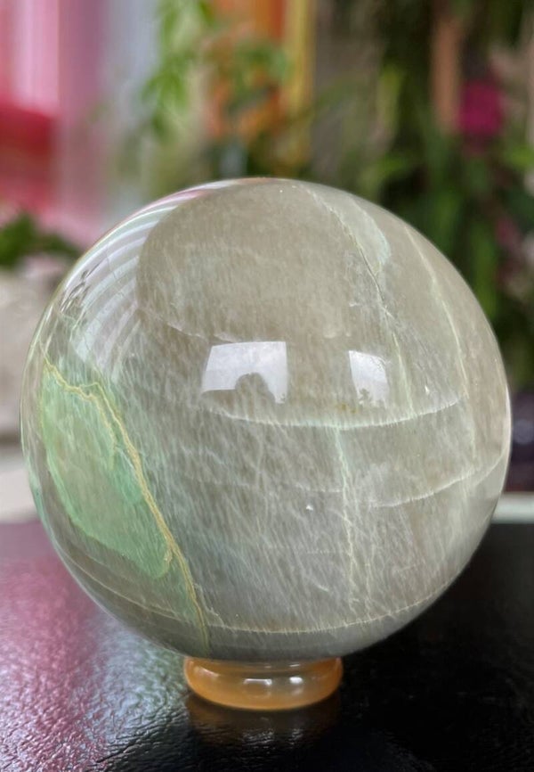 Groene Maansteen bol, groot 7,2 cm