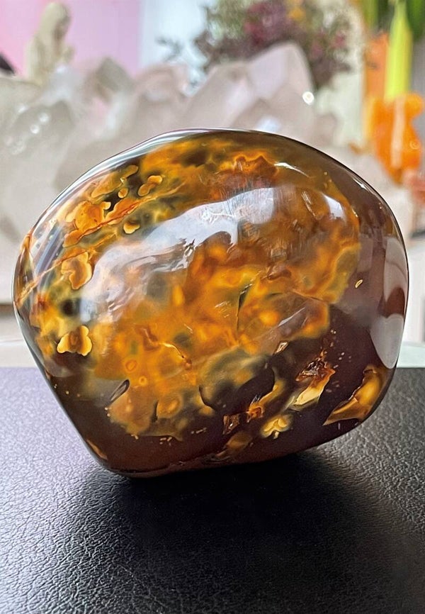 Carneool handsteen-model, heel groot