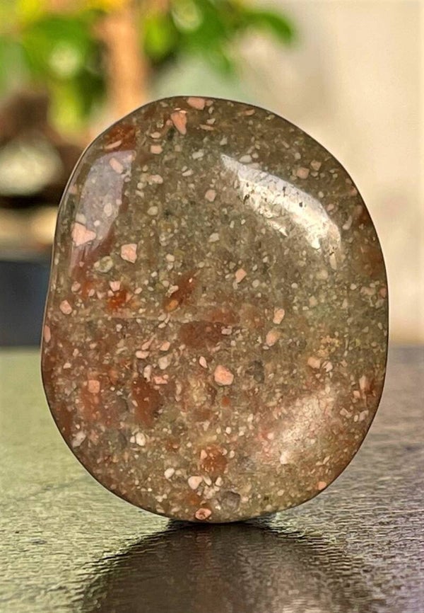 Grossulaar met Epidoot knuffelsteen plat