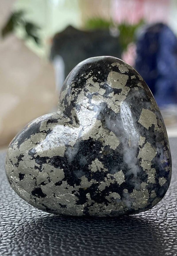 Healer's Gold hart, medium