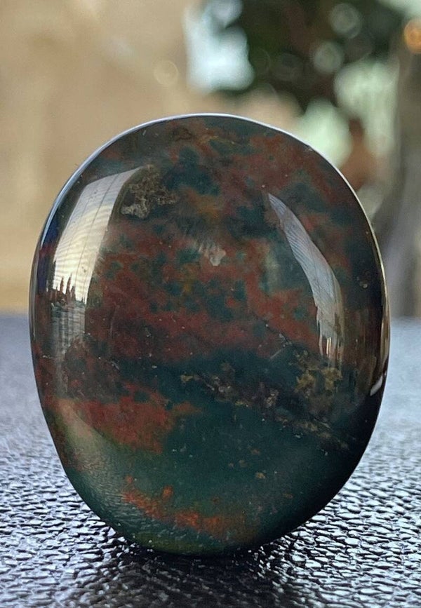 Heliotroop of Bloedsteen knuffelsteen plat