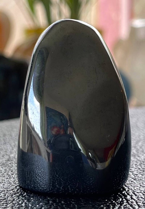 Hematiet free form staand, medium