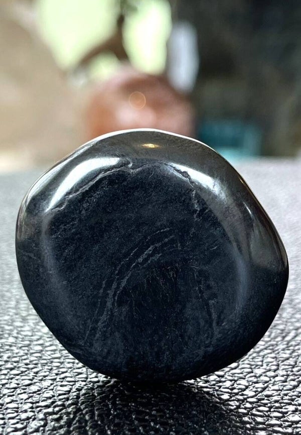 Hematiet knuffelsteen plat