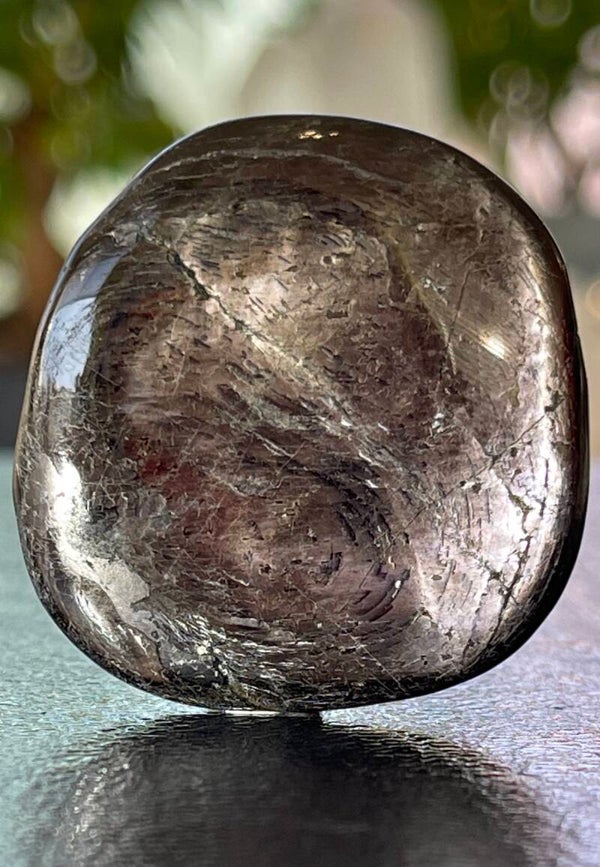 Hyperstheen knuffelsteen plat