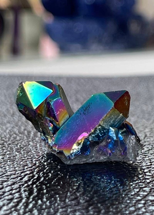 Blauwe Aura Kwarts cluster met titanium ruw, klein