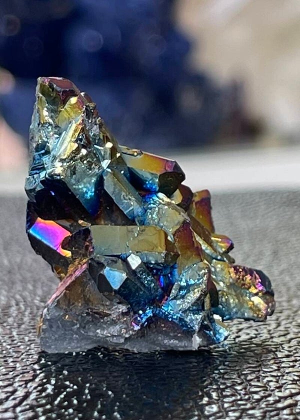 Blauwe Aura Kwarts cluster met titanium ruw, klein