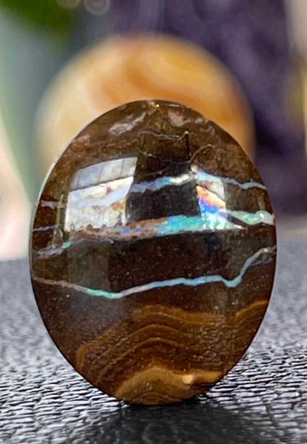 Boulder Opaal edelsteen cabochon ovaal, medium