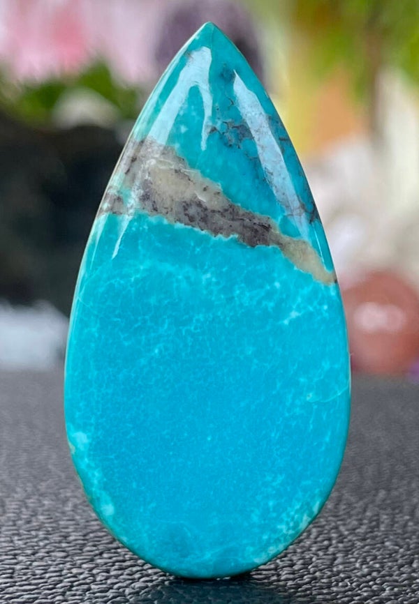 Turkoois edelsteen uit Arizona cabochon druppel. groot