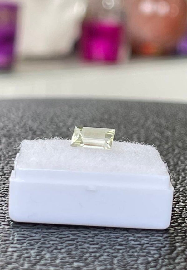 Diopsiet edelsteen facet geslepen baguette, klein