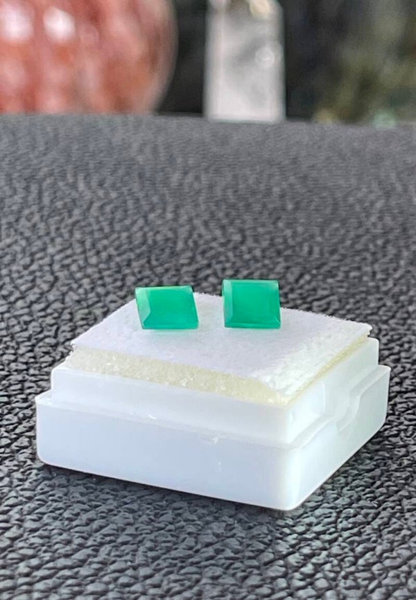 Groene Onyx edelsteen facet geslepen vierkant, klein, per paar