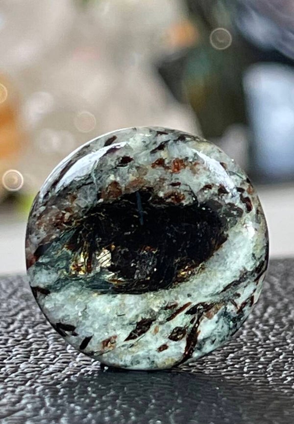 Astrofylliet edelsteen cabochon rond, medium