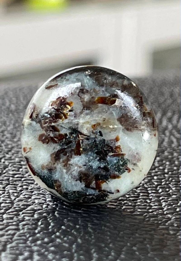 Astrofylliet edelsteen cabochon rond, medium