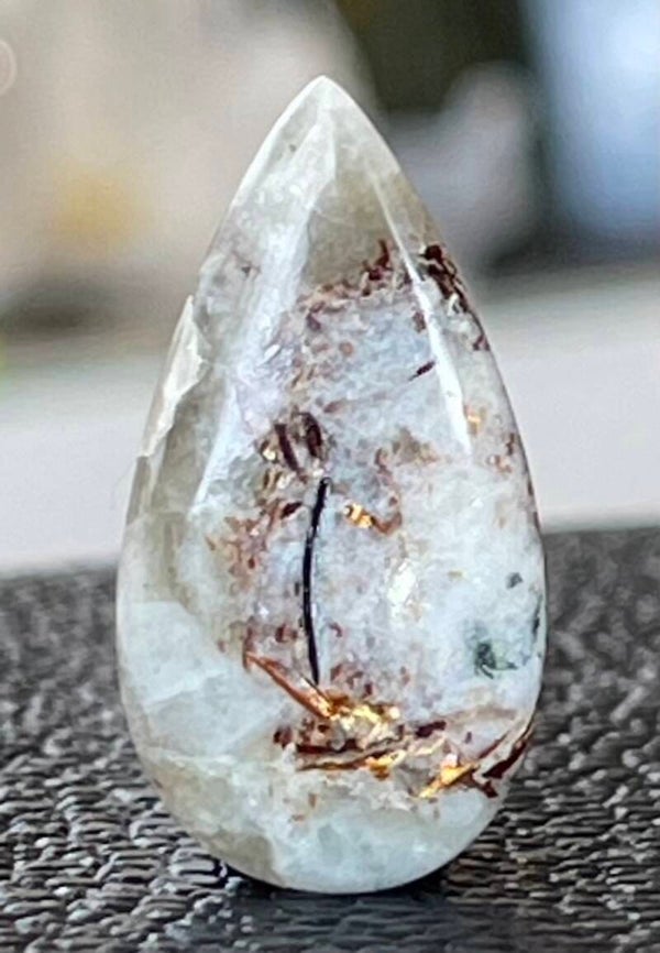 Astrofylliet edelsteen cabochon druppel, medium