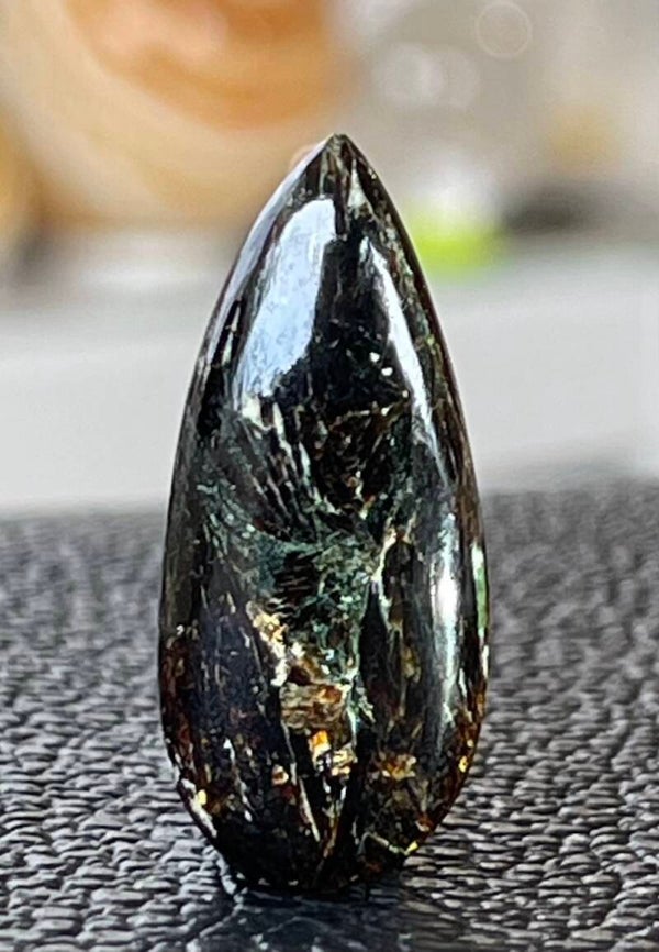 Astrofylliet edelsteen cabochon druppel, medium