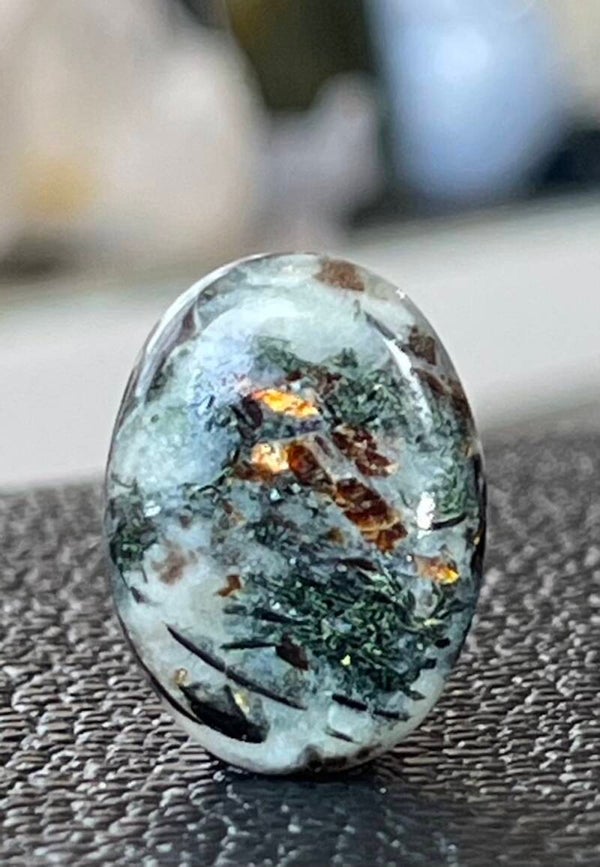 Astrofylliet edelsteen cabochon ovaal, medium