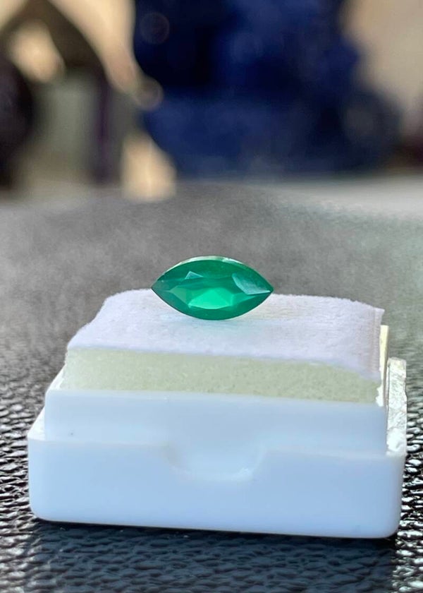 Groene Onyx edelsteen facet geslepen markiesvorm klein