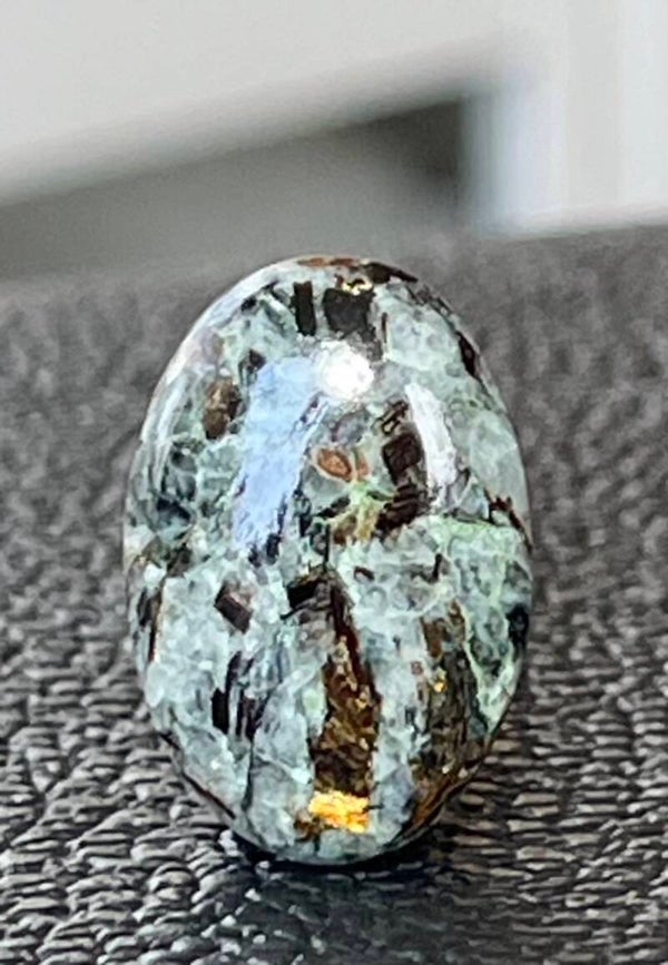 Astrofylliet edelsteen cabochon ovaal, medium