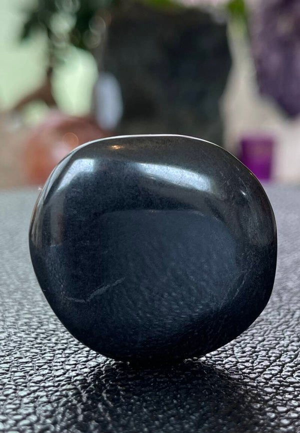 Hematiet knuffelsteen plat