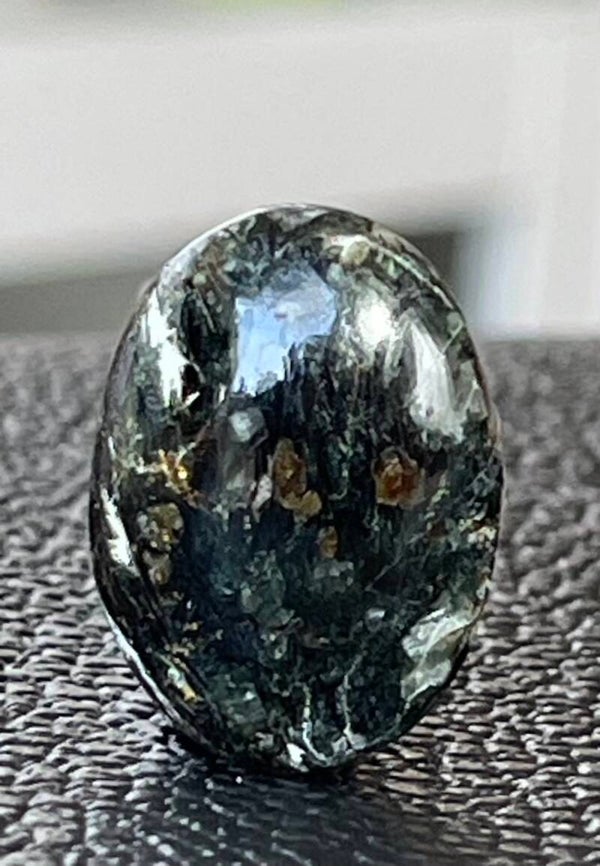 Astrofylliet edelsteen cabochon ovaal, medium