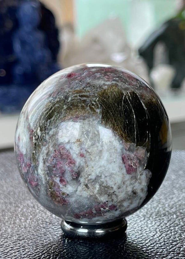 Rubelliet of roze Toermalijn bol, medium 5,8cm