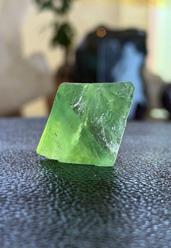 Groene Fluoriet octaëder uit China ruw, medium