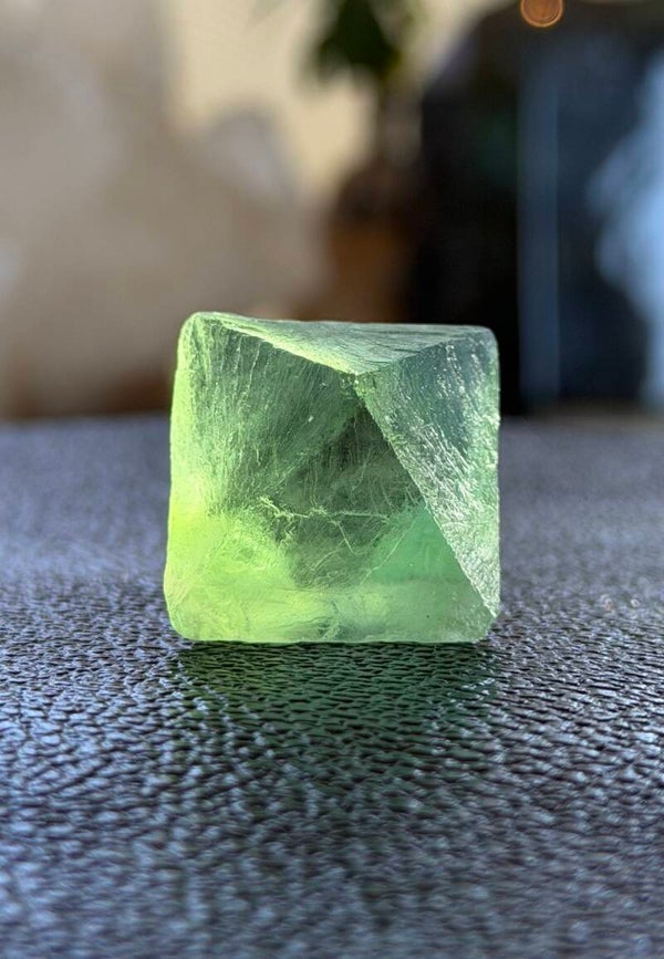 Groene Fluoriet octaëder uit China ruw, medium