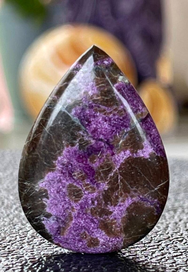 Purpuriet edelsteen cabochon druppel, medium