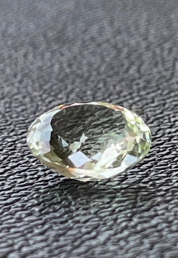 Groene Amethist edelsteen facet geslepen ovaal, medium