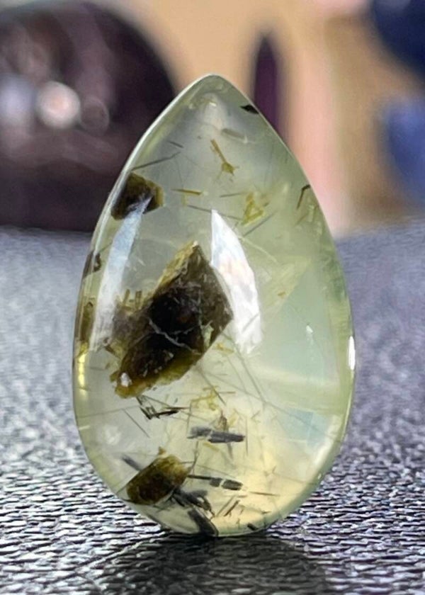 Prehniet edelsteen cabochon druppel, medium