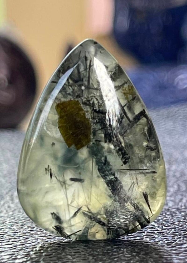Prehniet edelsteen cabochon druppel, medium