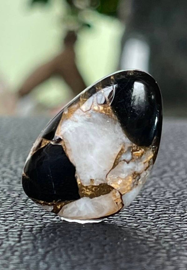 Calciet edelsteen met Koper cabochon free form, medium