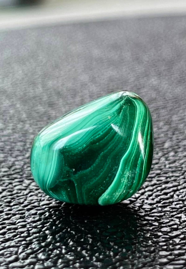 Malachiet trommelsteen, klein