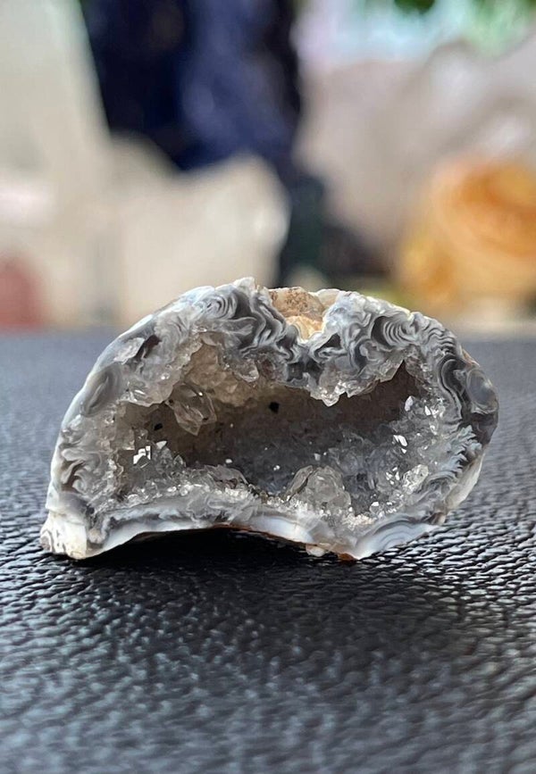 Agaat geode ruw met gepolijste rand, klein