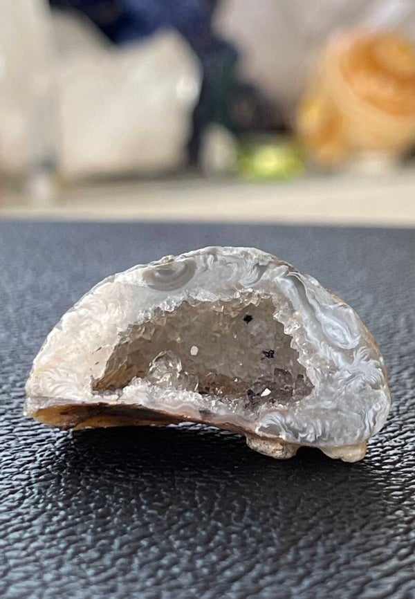 Agaat geode ruw met gepolijste rand, klein