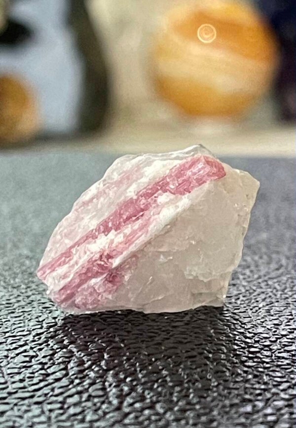 Roze Toermalijn in Kwarts uit Brazilië ruw, klein