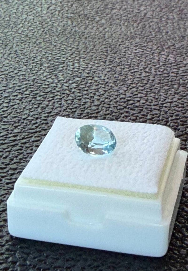 Blauwe Topaas edelsteen facet geslepen ovaal, klein