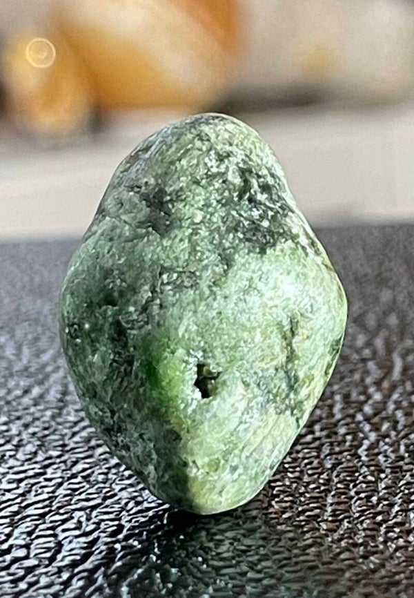 Diopsiet trommelsteen