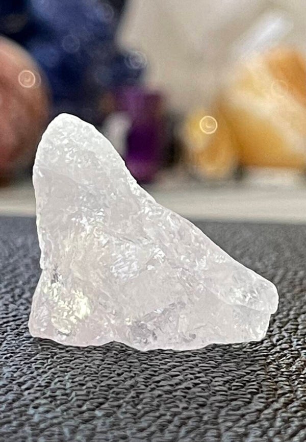 Rozenkwarts uit Namibië ruw, klein