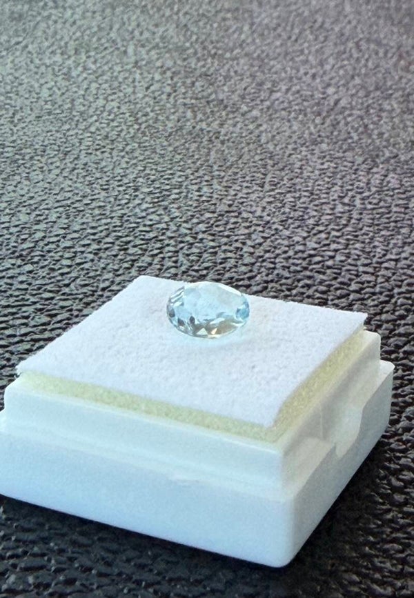 Blauwe Topaas edelsteen facet geslepen ovaal, klein