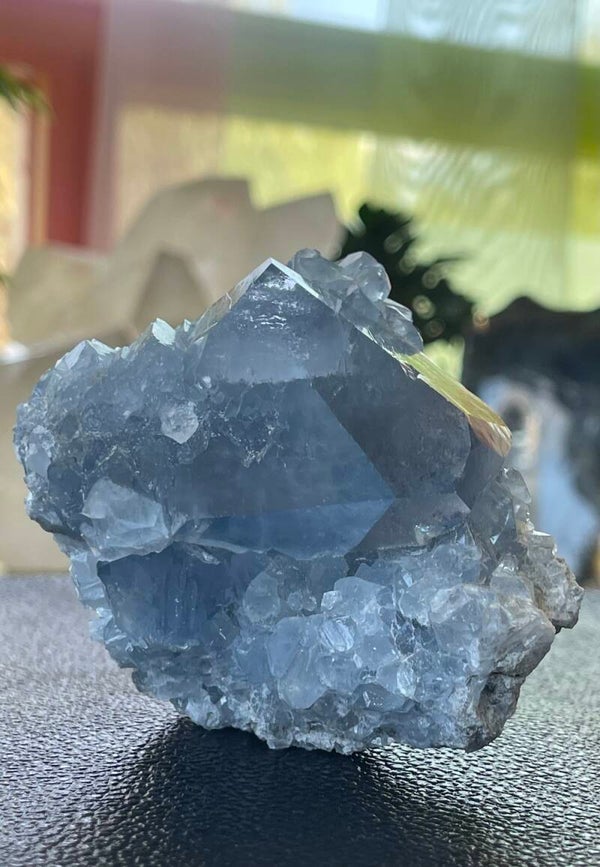 Celestien uit Madagaskar ruw, medium