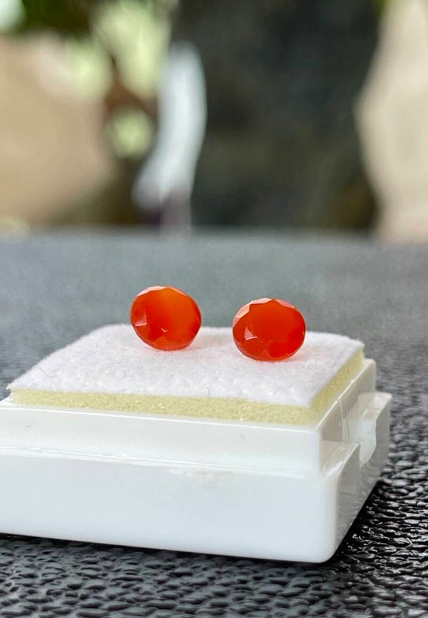 Carneool edelsteen facet geslepen rond, klein, per paar