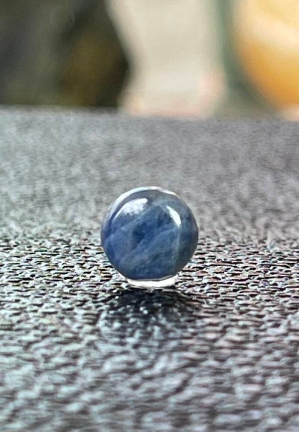 Saffier edelsteen cabochon rond, klein