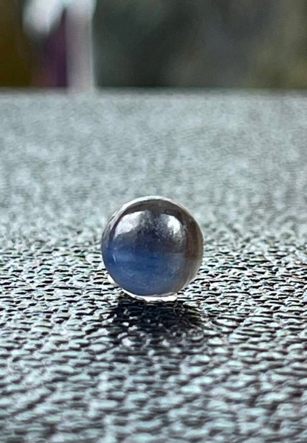 Saffier edelsteen cabochon rond, klein