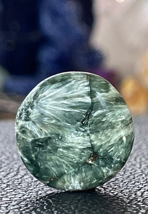 Serafiniet edelsteen cabochon rond, medium