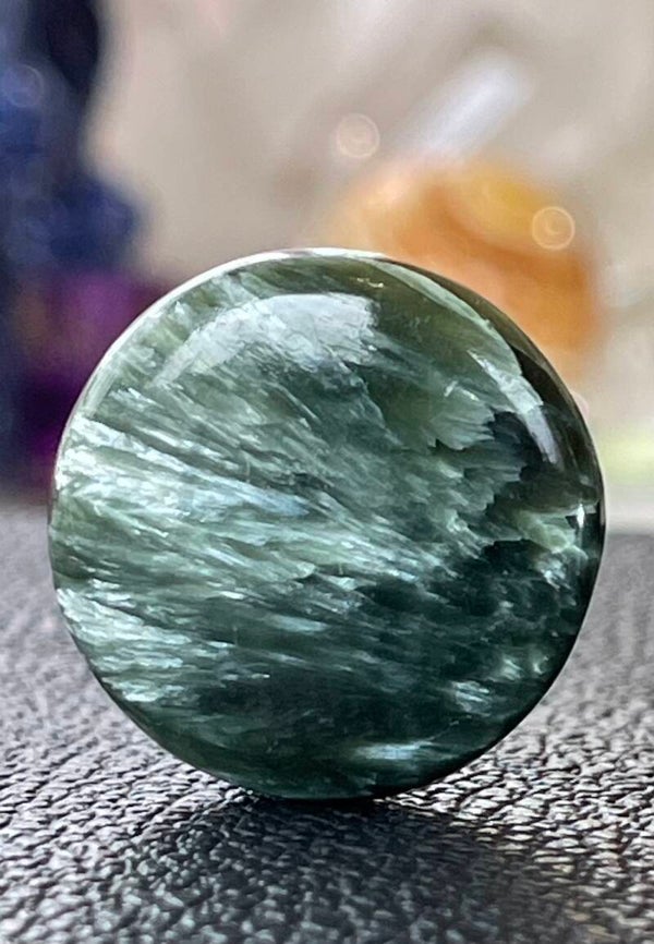 Serafiniet edelsteen cabochon rond, medium