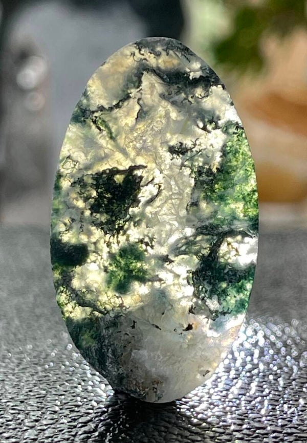 Mosagaat edelsteen  met ruwe bovenkant ovaal, groot