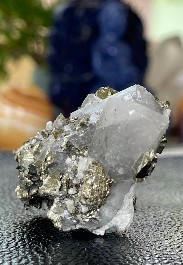 Mangano Calciet op Pyriet uit Peru ruw, klein-medium