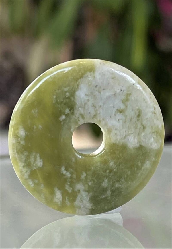 Jade hangertje donut, met veter, medium